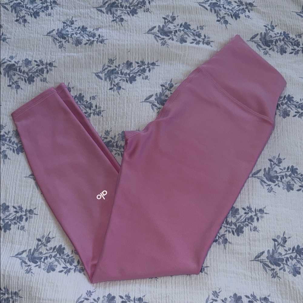 Alo Yoga pink leggings
